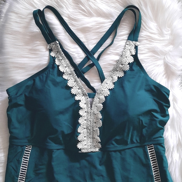 Women's XXL Teal Blue Crochet Detail One Piece Swimsuit - Picture 2 of 6